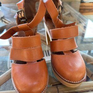 FREE PEOPLE Mix It Up Platform Clog Leather Wood US 7